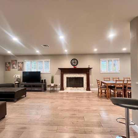 11640 Gothic Avenue Villa Los Angeles Bagian luar foto