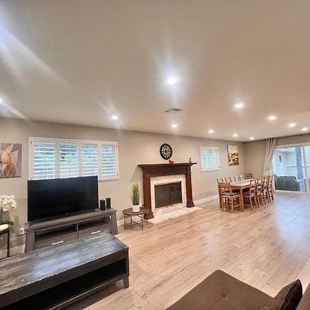 11640 Gothic Avenue Villa Los Angeles Bagian luar foto