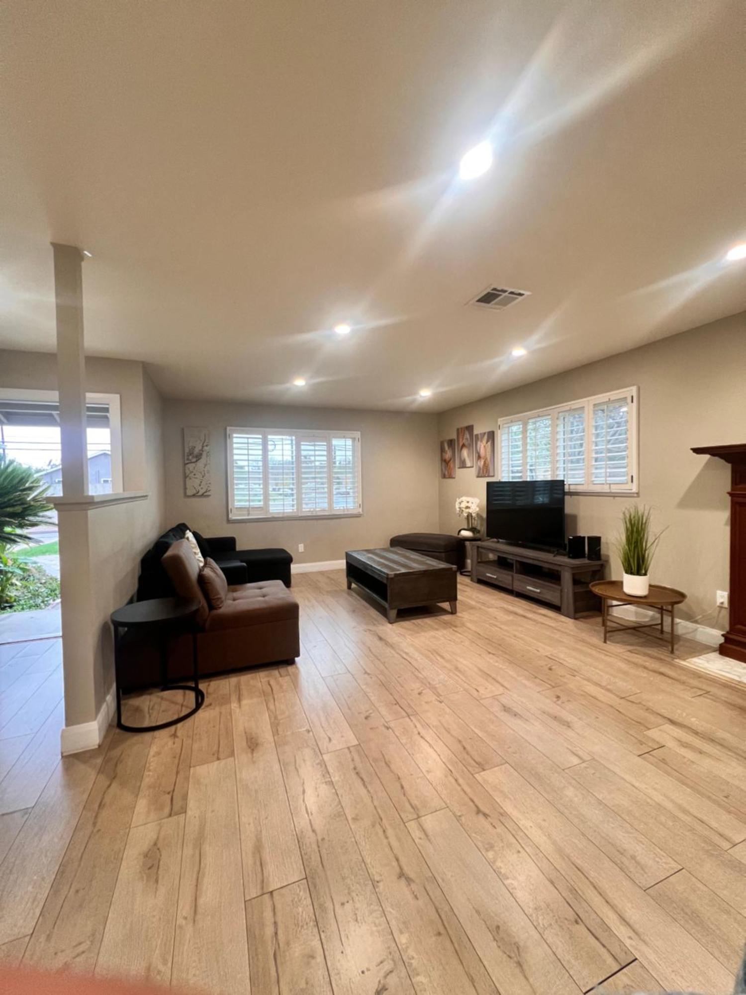 11640 Gothic Avenue Villa Los Angeles Bagian luar foto
