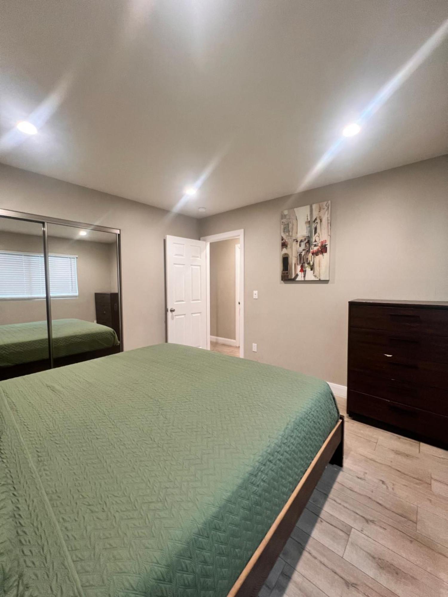 11640 Gothic Avenue Villa Los Angeles Bagian luar foto